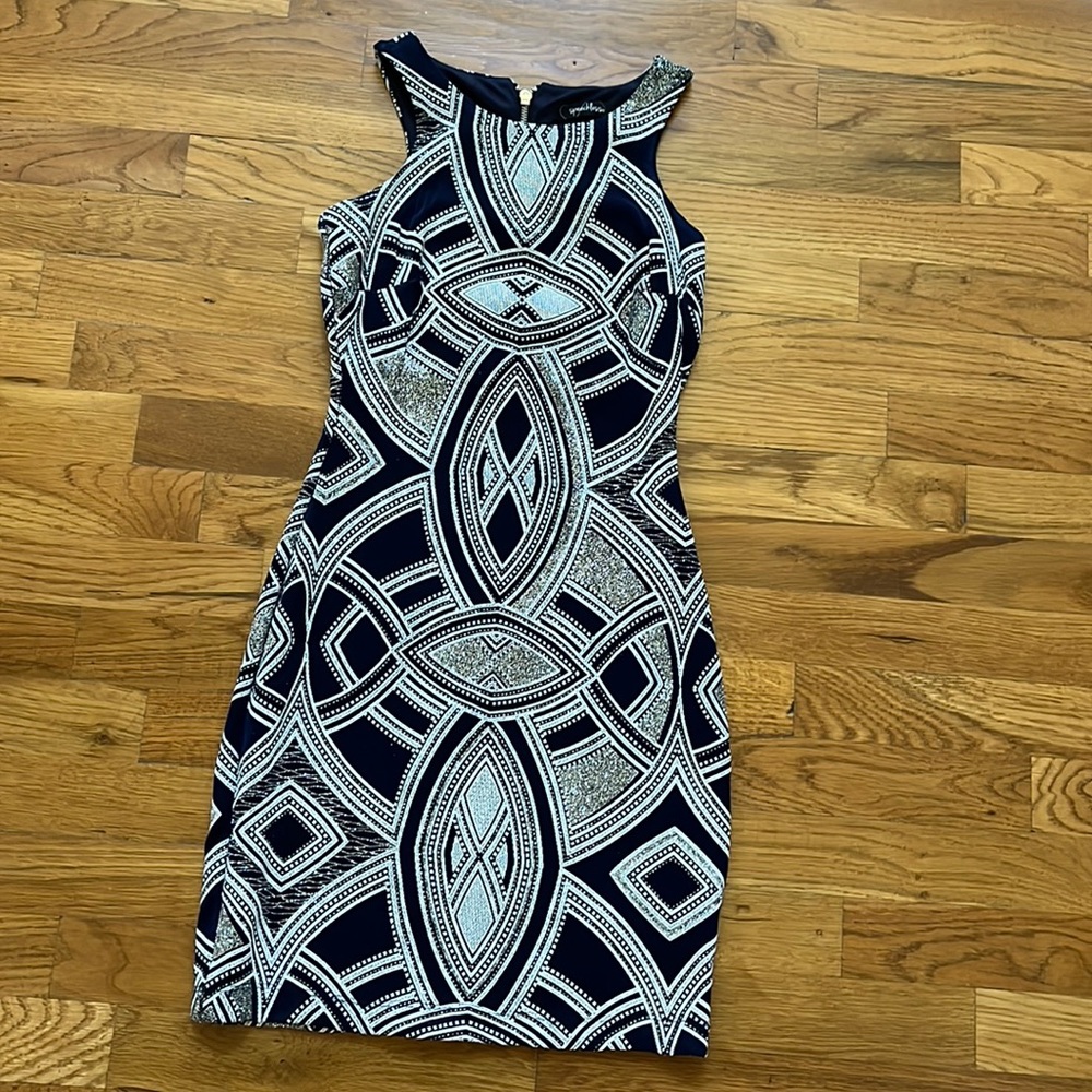 Sparkly gorgeous size 0 dress good for any dressy occasion